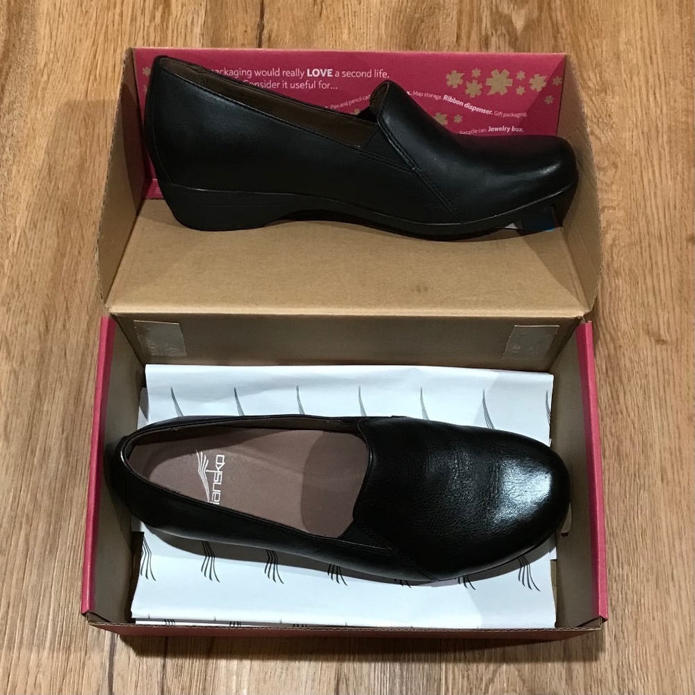 NWOT Dansko Leather Slip-On Mules